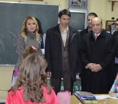 28 December 2015 The Head of the Parliamentary Friendship Group with Azerbaijan and the Azerbaijani Ambassador to Serbia in visit to the elementary school